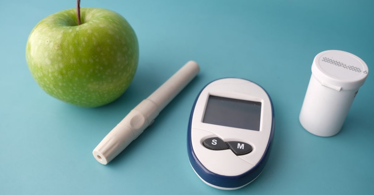 Cukier pod kontrolą: 11 naturalnych sposobów na stabilny poziom glukozy