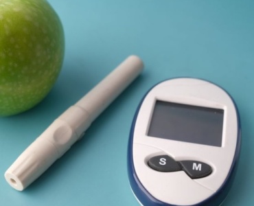 Cukier pod kontrolą: 11 naturalnych sposobów na stabilny poziom glukozy