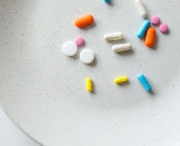 Spokojna noc z L-tryptofanem: jak wybrać suplement, który naprawdę działa